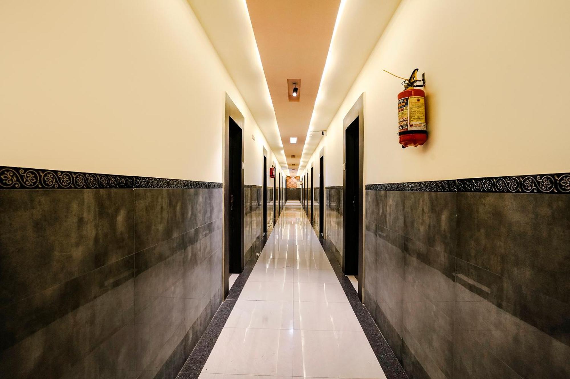 Fabhotel Sai Vihar Kolshet Kültér fotó