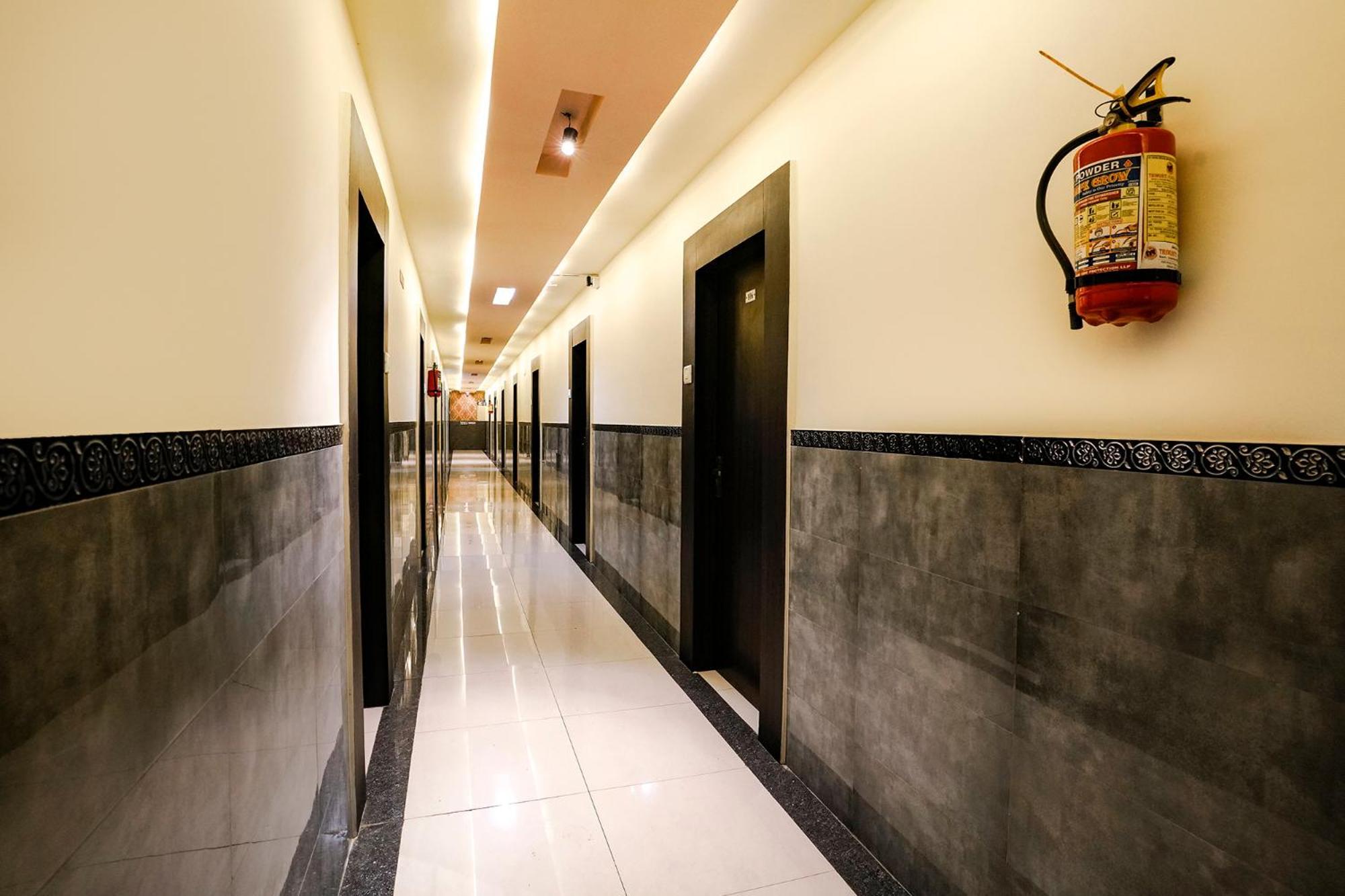 Fabhotel Sai Vihar Kolshet Kültér fotó