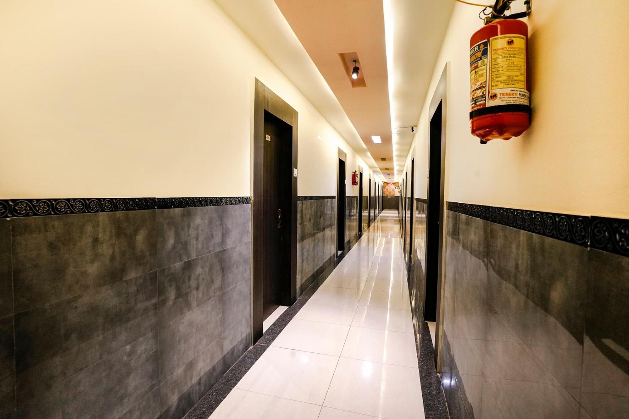Fabhotel Sai Vihar Kolshet Kültér fotó